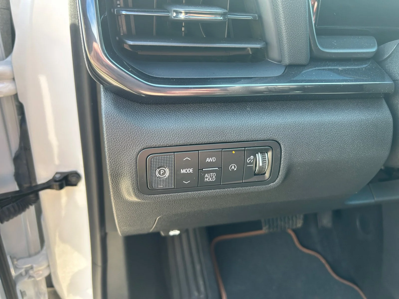 New 2027 Summit White GMC AWD AT4 image 16