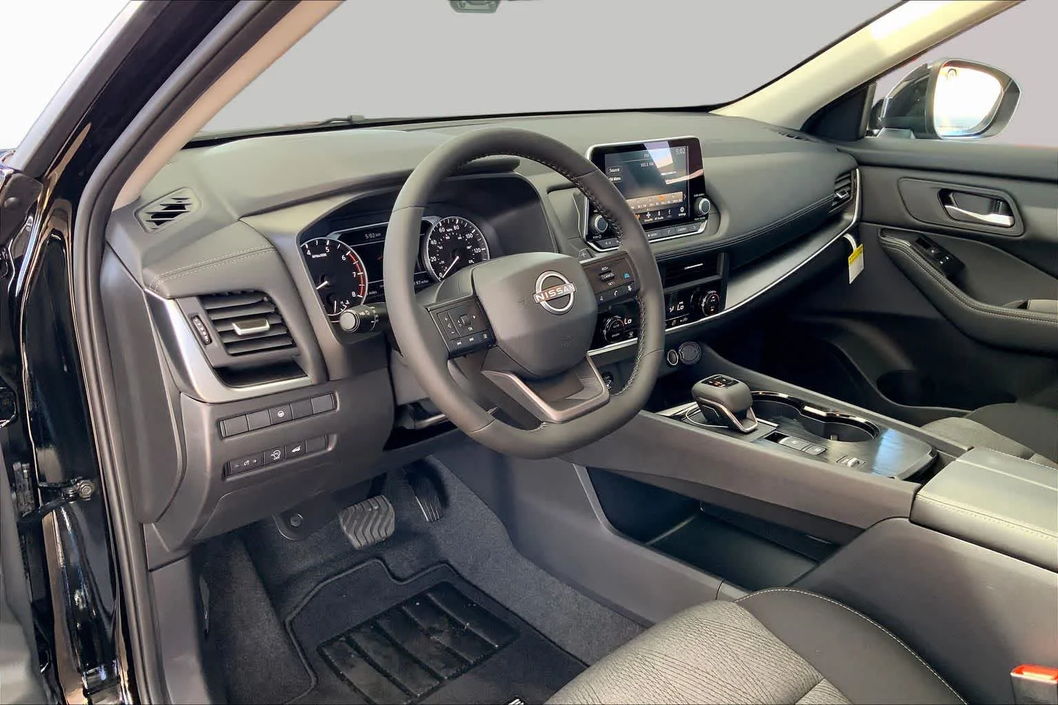 2026 Nissan Rogue SV - Photo 8