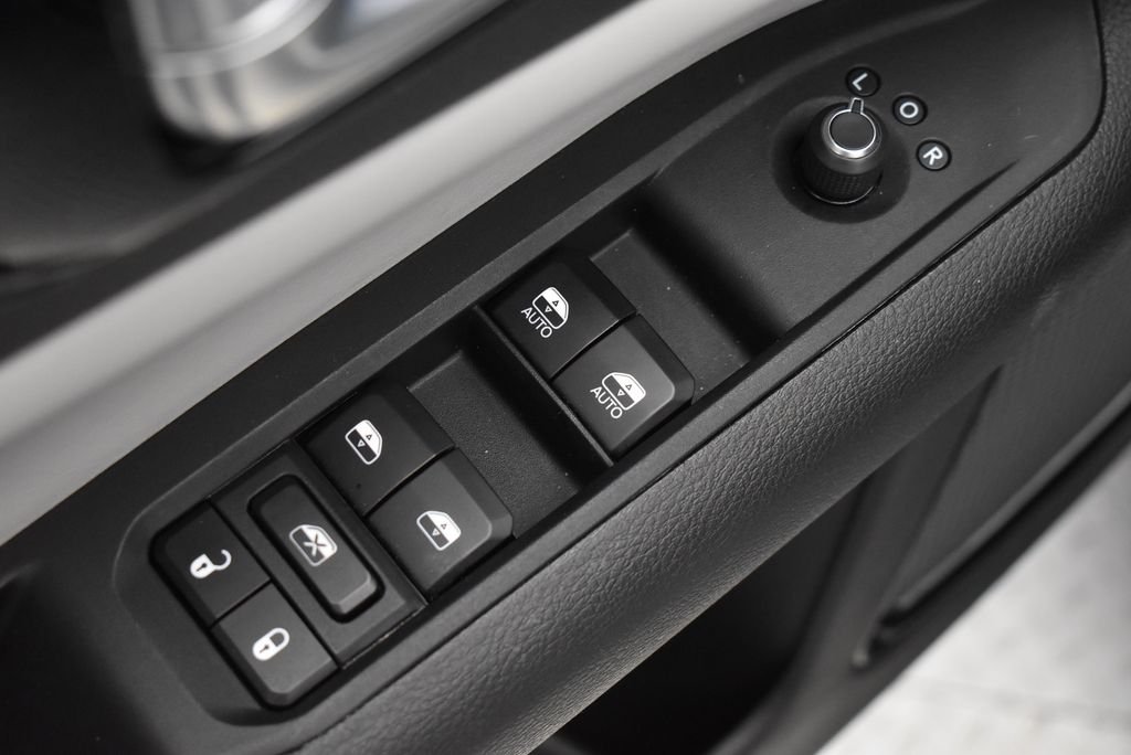 Used 2025 White Jeep Limited image 12