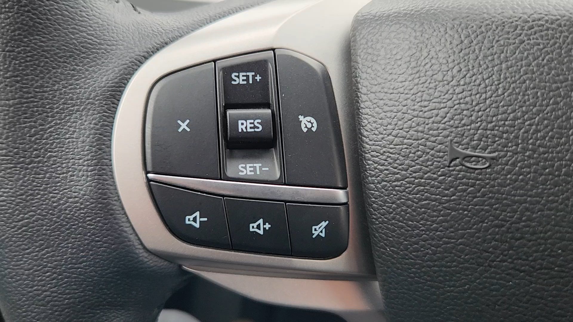 Used 2023 Iconic Silver Metallic Ford XLT image 11