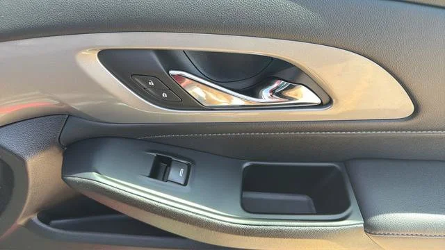 2023 Chevrolet Traverse 1LT - Photo 31