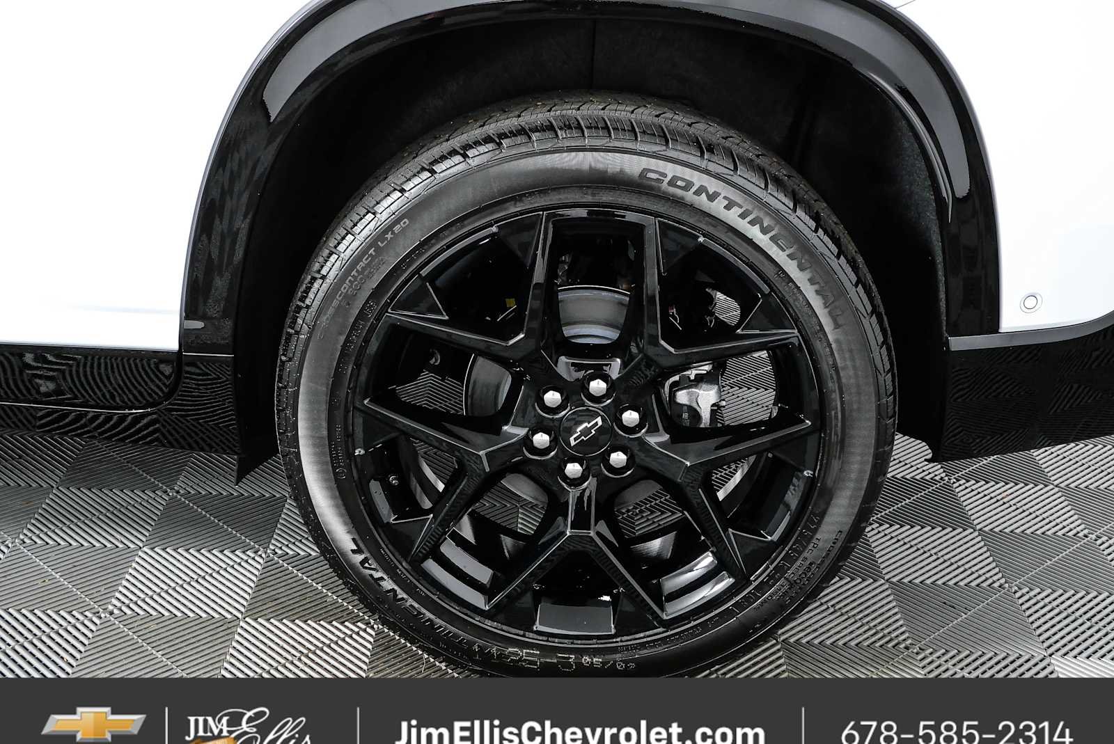 New 2026 Polar White Tricoat Chevrolet RS image 41