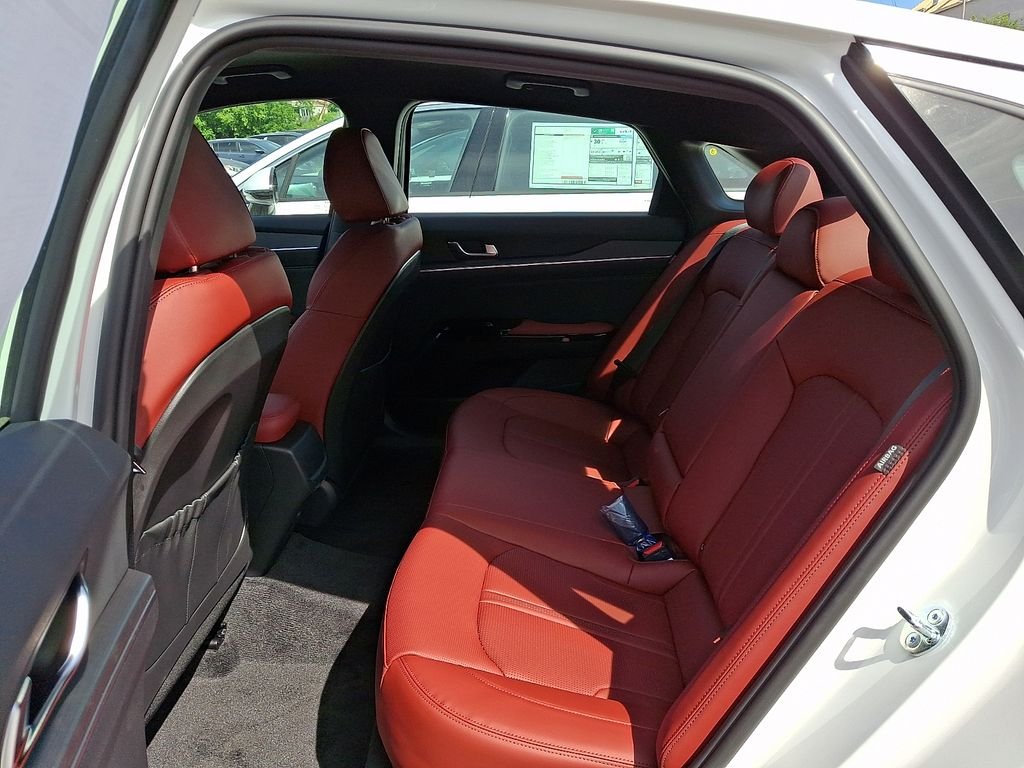 New 2026 White Kia GT-Line image 5
