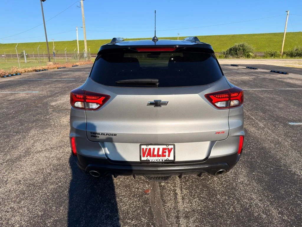 Used 2023 Gray Chevrolet RS image 7