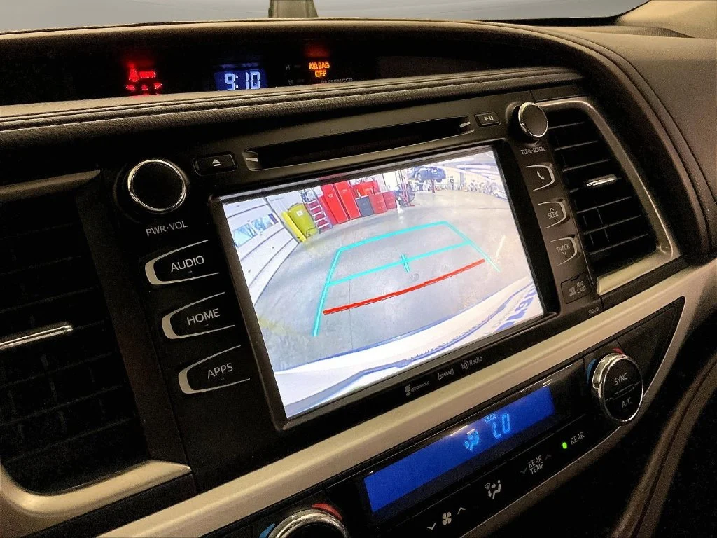 Certified Used 2018 White Toyota XLE image 25