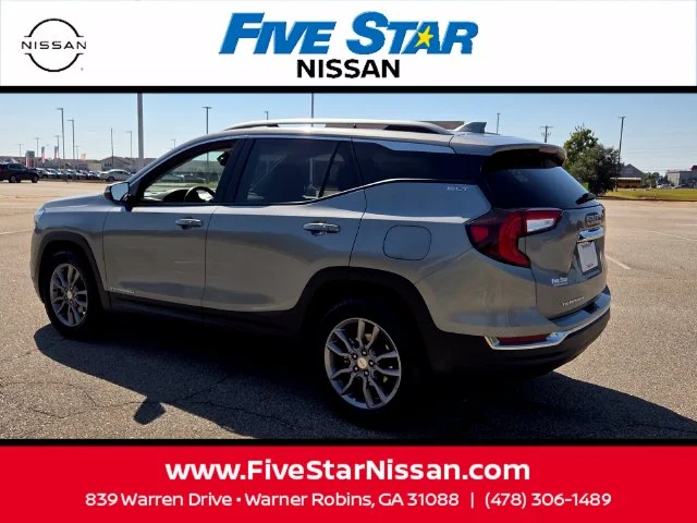 Used 2023 Silver GMC SLT image 9