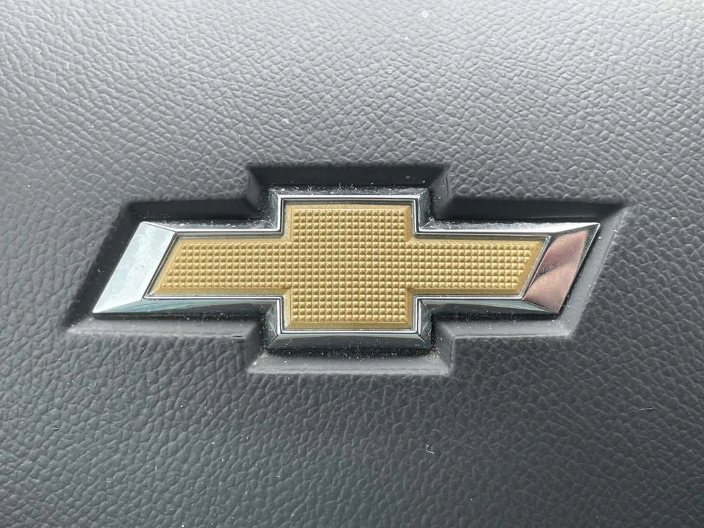 Used 2023 Iron Gray Metallic Chevrolet LT image 29