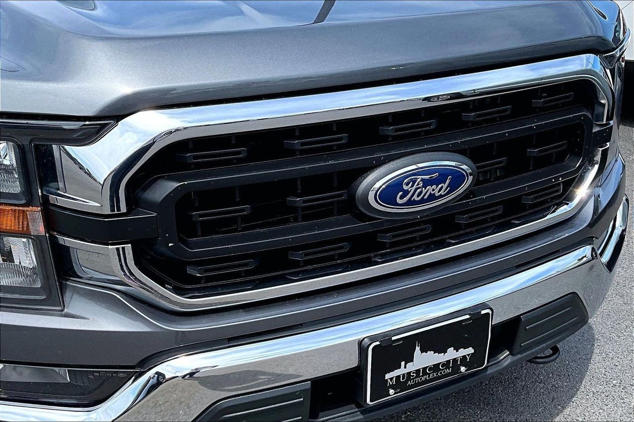 Used 2023 CARBONIZED GRAY METALLIC Ford XLT image 34