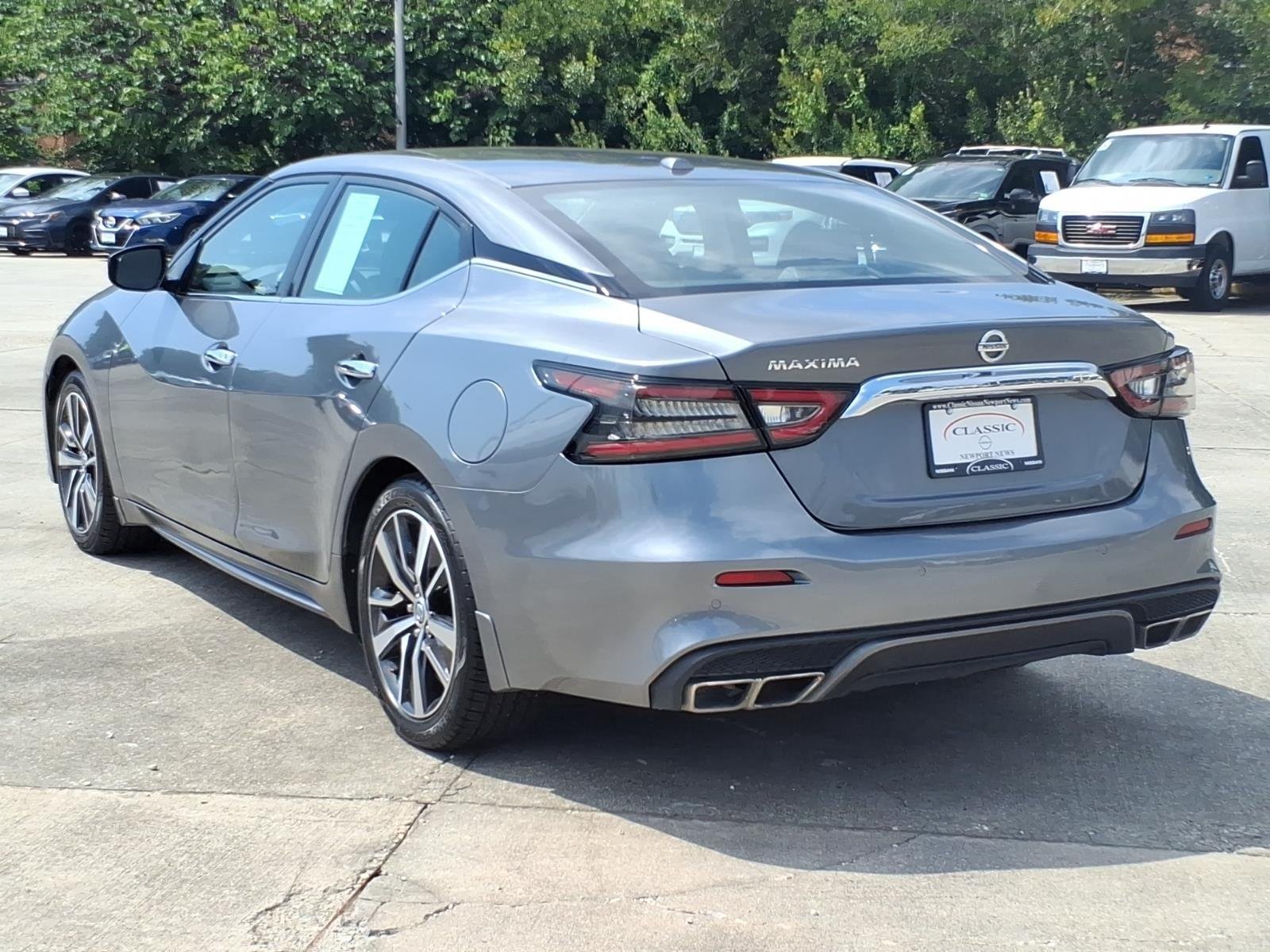 Used 2020 Gun Metallic Nissan S image 9