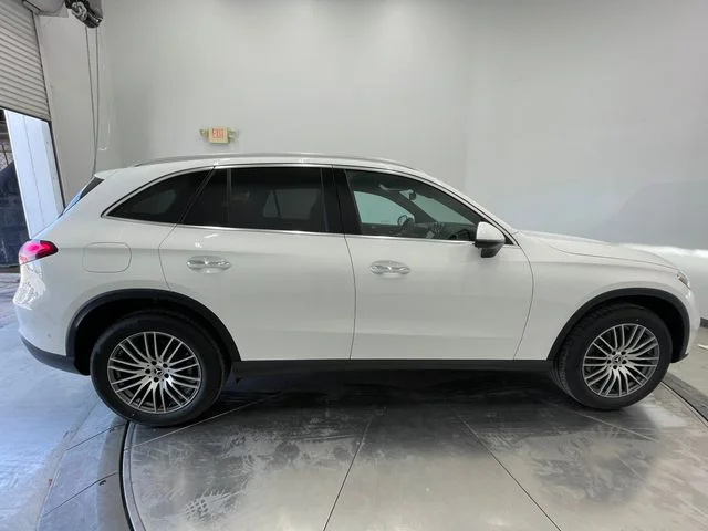 New 2026 Polar White Mercedes-Benz GLC 300 image 15