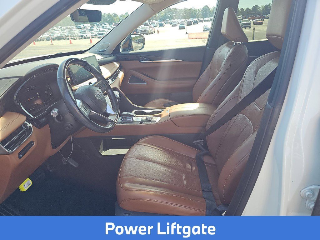 Used 2023 White INFINITI Sensory image 19