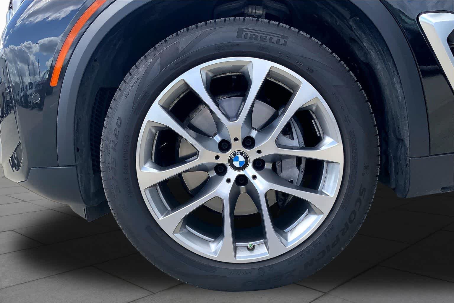 Used 2026 Black Sapphire Metallic BMW xDrive40i image 10