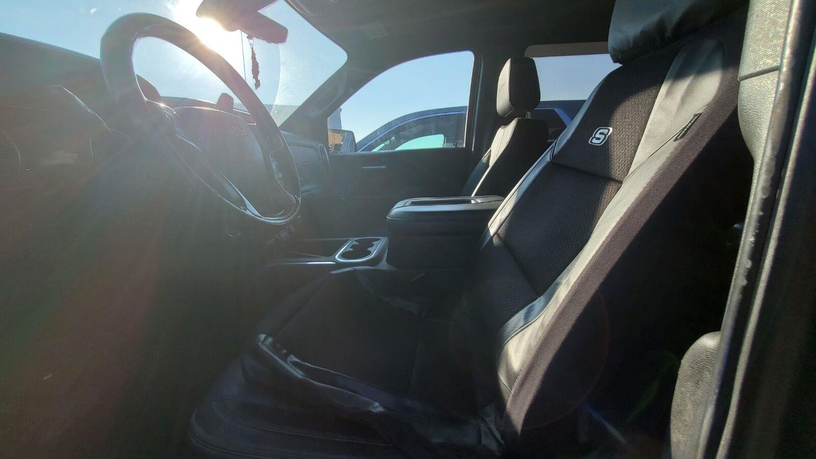 Used 2019 NORTHSKY BLUE METALLIC Chevrolet High Country image 3