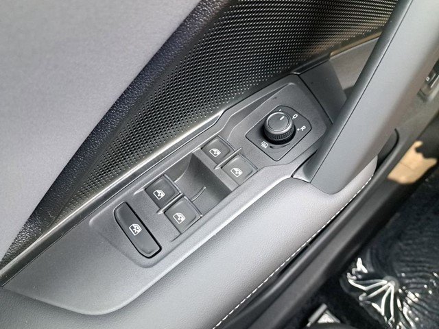 New 2025 Blue Volkswagen 2.0T SE image 28