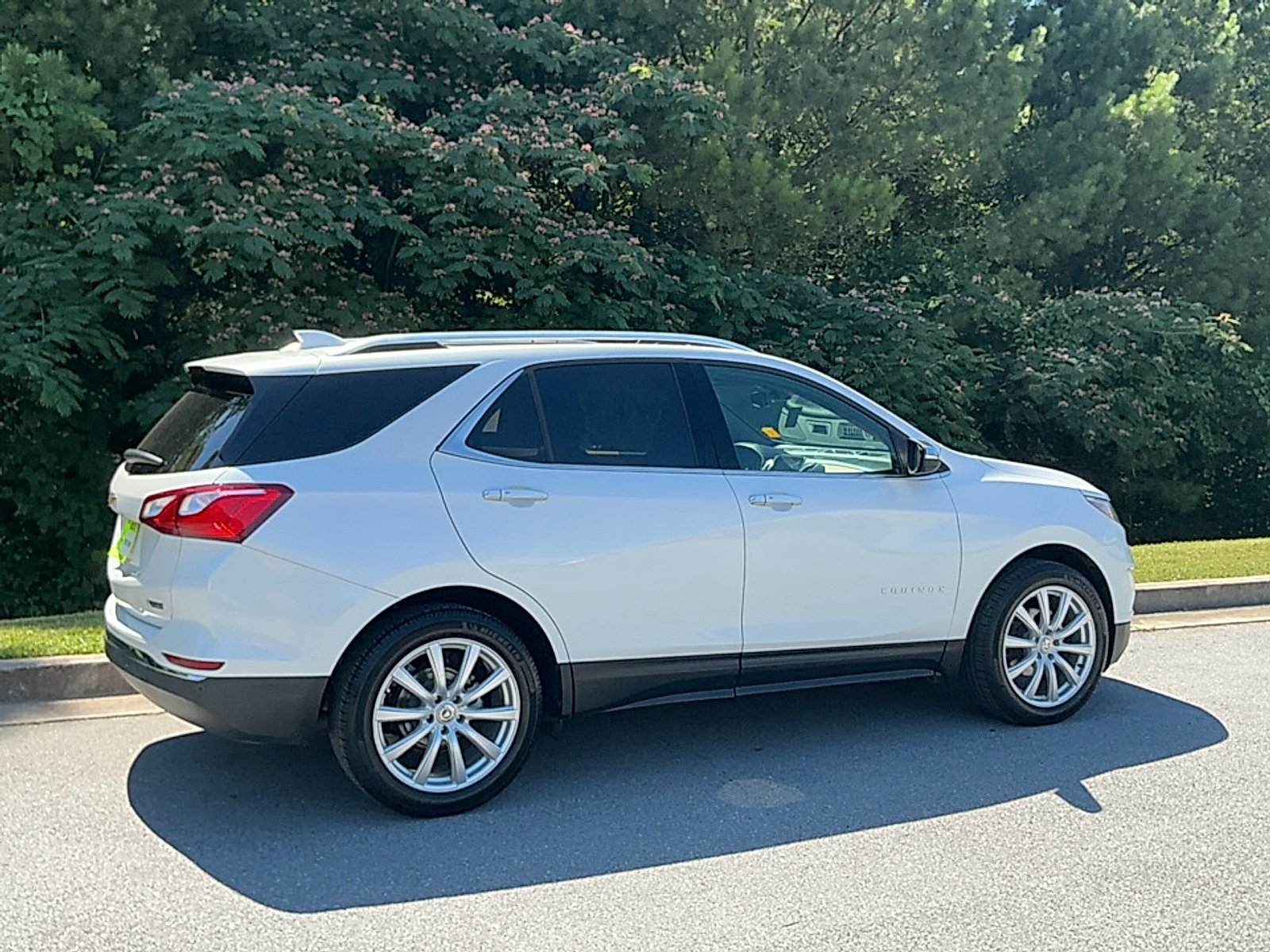 Used 2018 Chevrolet Equinox Premier with VIN 2GNAXMEV6J6135429 for sale in Rome, GA