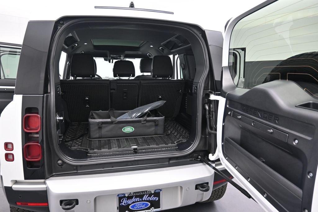 Used 2024 Fuji White Land Rover S image 28