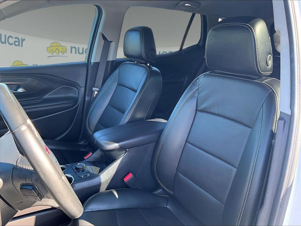 Used 2024 White GMC SLT image 10