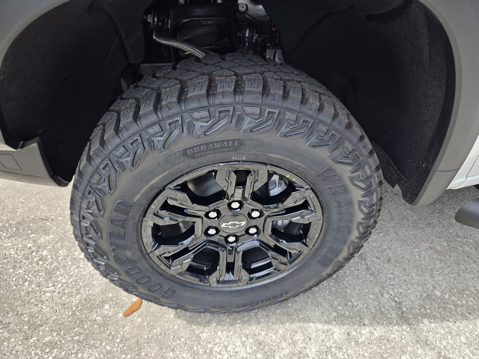 2026 Chevrolet Silverado 1500 ZR2 - Photo 18