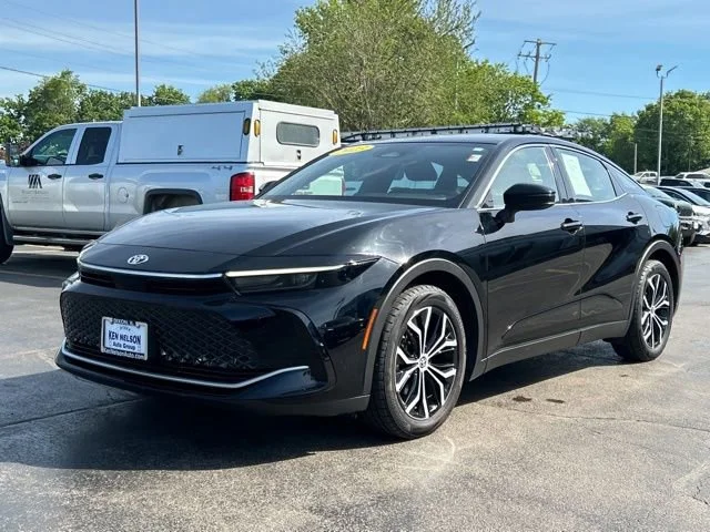 Used 2023 Black Toyota XLE image 5