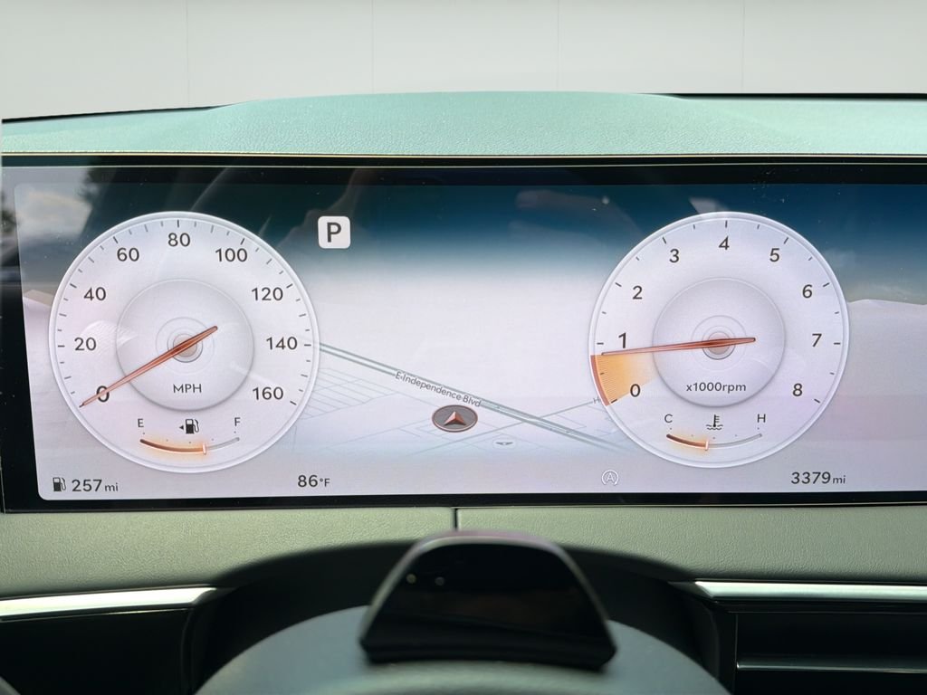 2026 GENESIS GV70 Standard - Photo 24