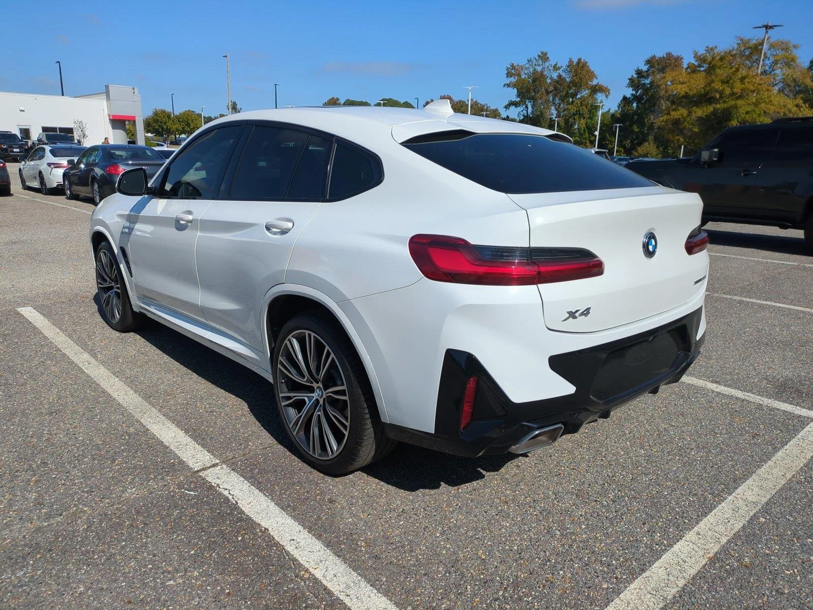 Used 2023 Alpine White BMW xDrive30i image 5