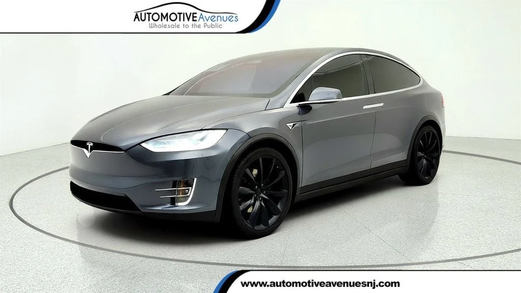 2018 Tesla Model X's photo