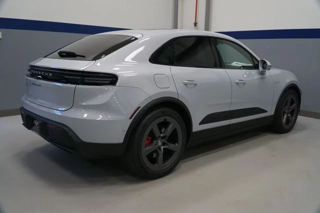 2026 Porsche Macan S - Photo 10