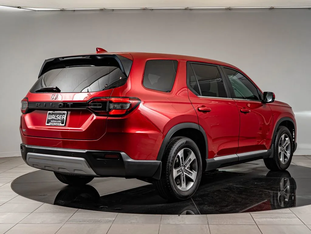 Used 2025 Radiant Red Metallic Ii Honda EX-L image 5