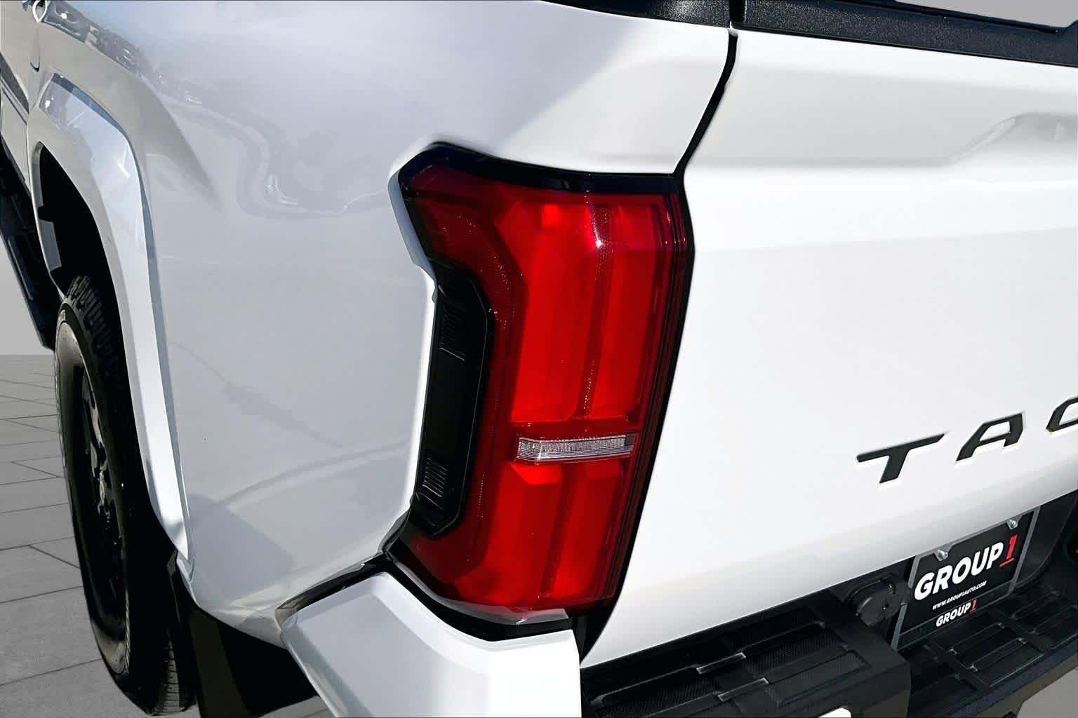 Used 2024 Ice Cap Toyota SR5 image 27