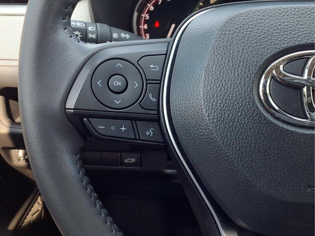 Used 2024 Wind Chill Pearl Toyota XLE Premium image 20