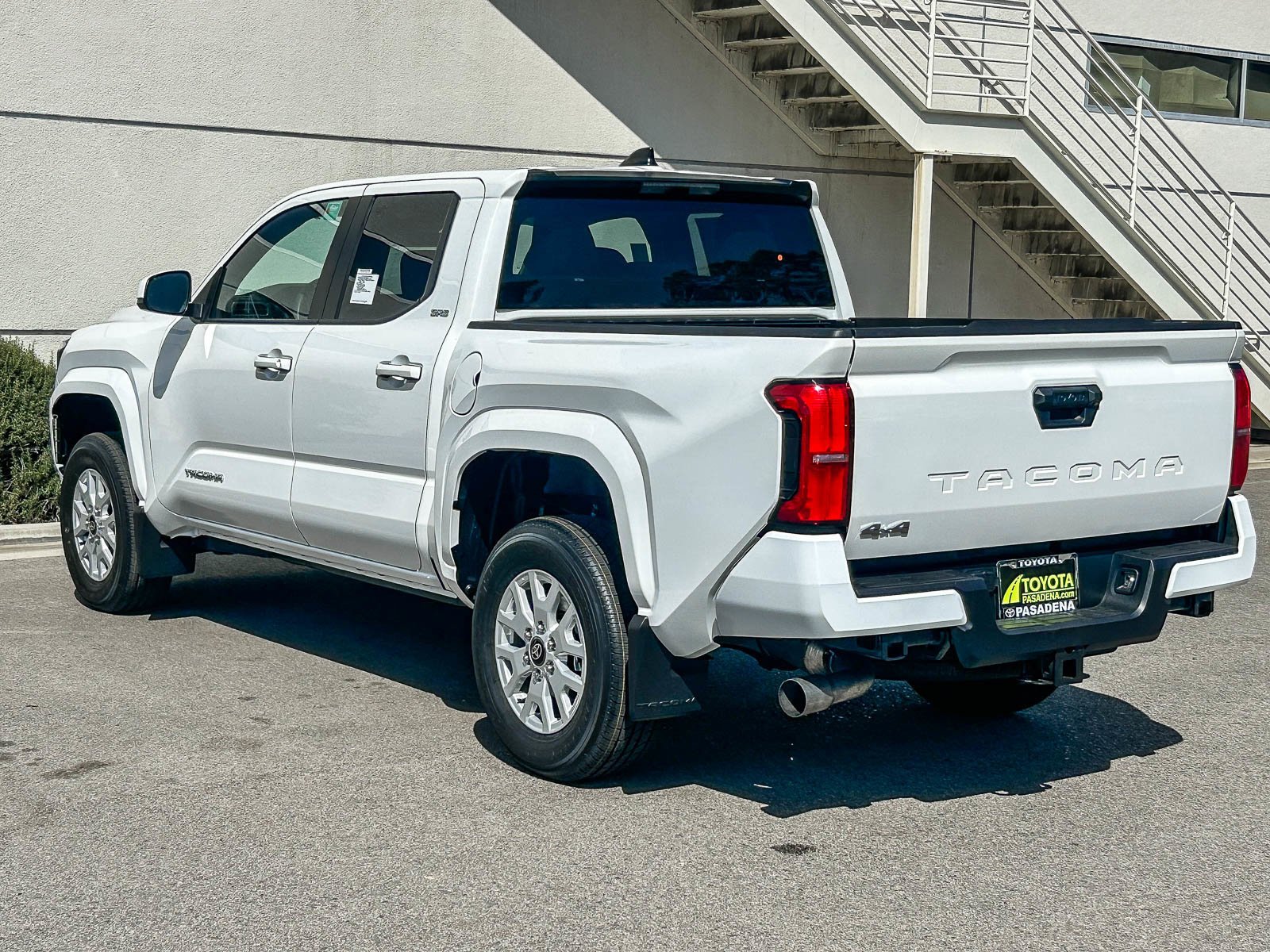 2026 Toyota Tacoma SR5 - Photo 8