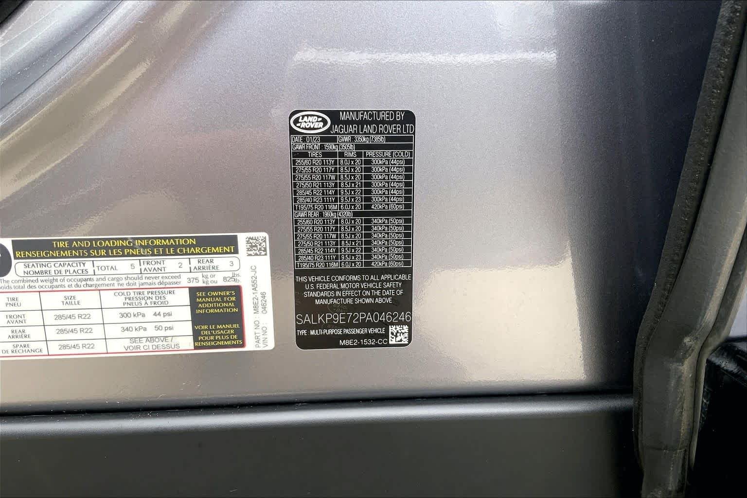 Used 2023 Eiger Grey Metallic Land Rover SE image 32