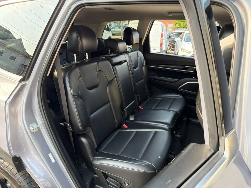 Used 2024 Silver Kia LX image 12