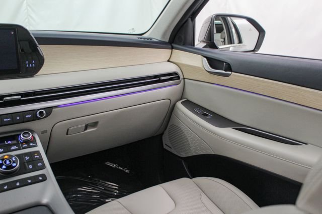 Used 2024 Black Hyundai Limited image 23