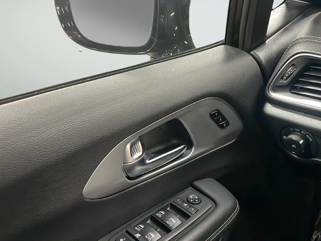Used 2026 Black Chrysler Limited image 33
