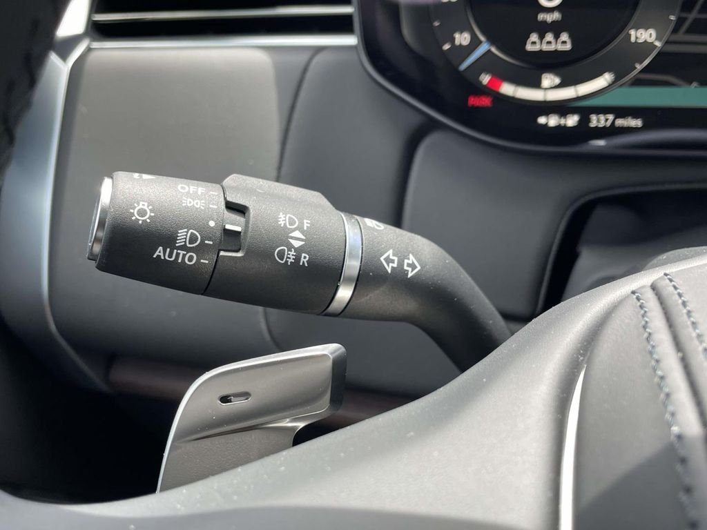 New 2026 Carpathian Grey Land Rover SE image 38