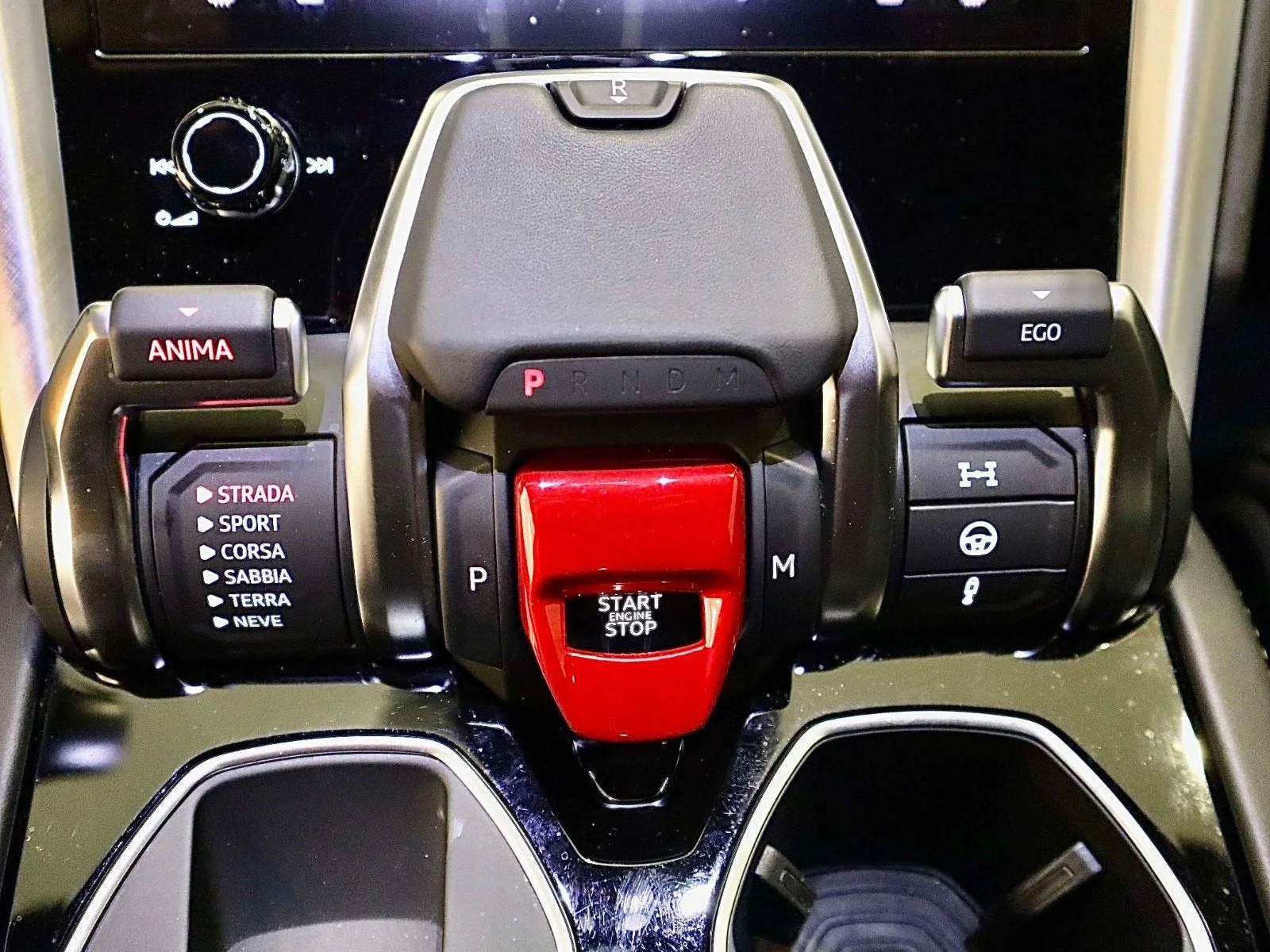 Used 2020 Blu Eleos Metallic Lamborghini  image 33