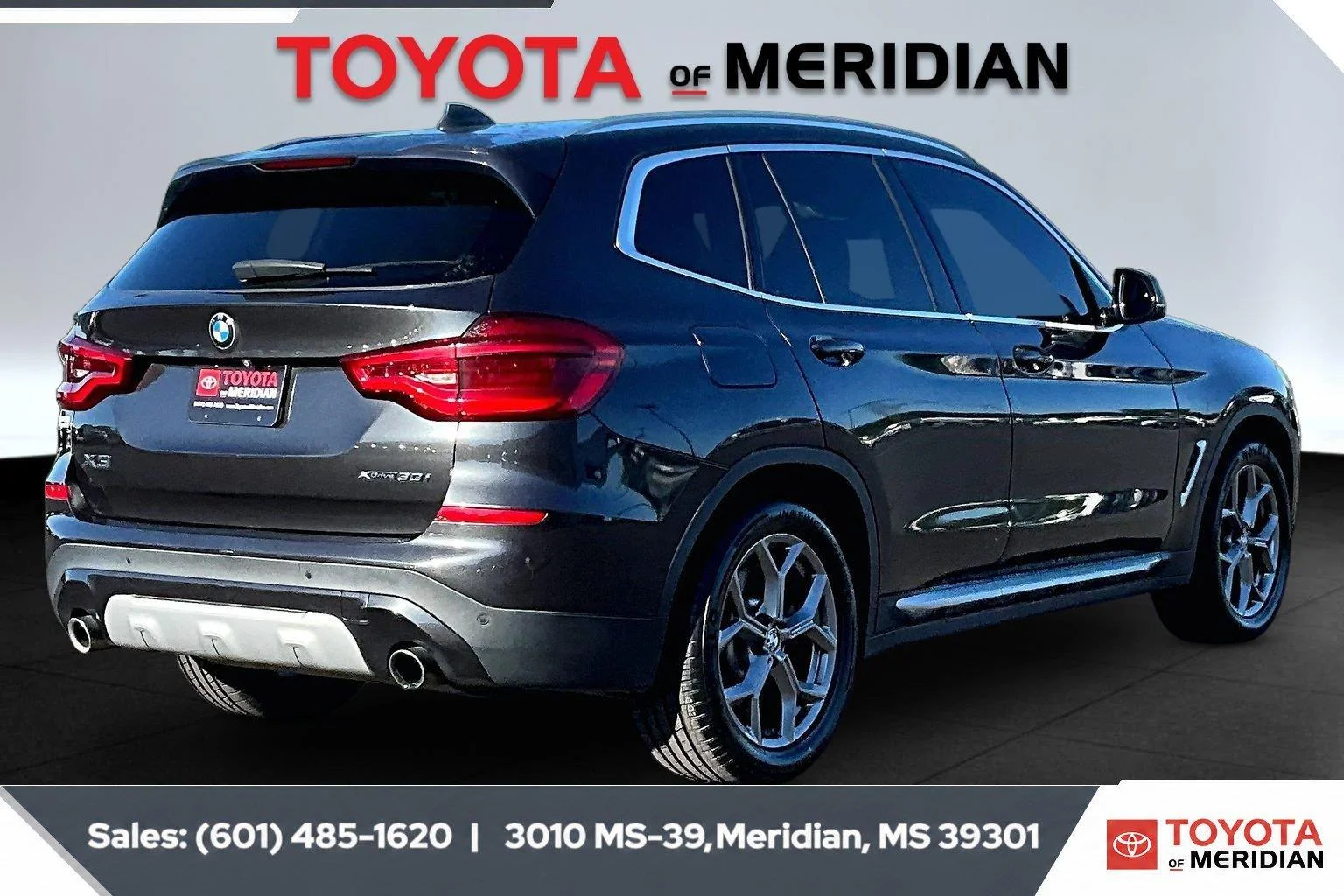 Used 2020 Dark Graphite Metallic BMW xDrive30i image 11