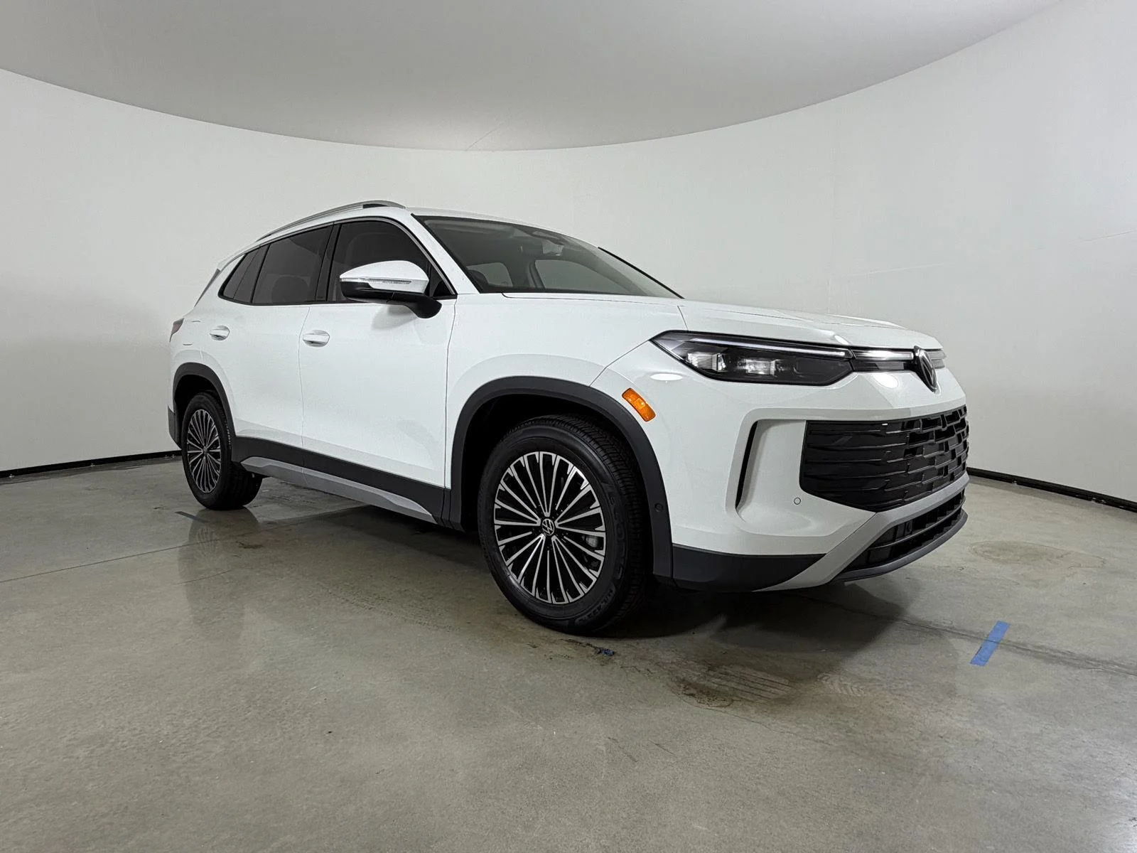New 2026 Pure White Volkswagen S image 3