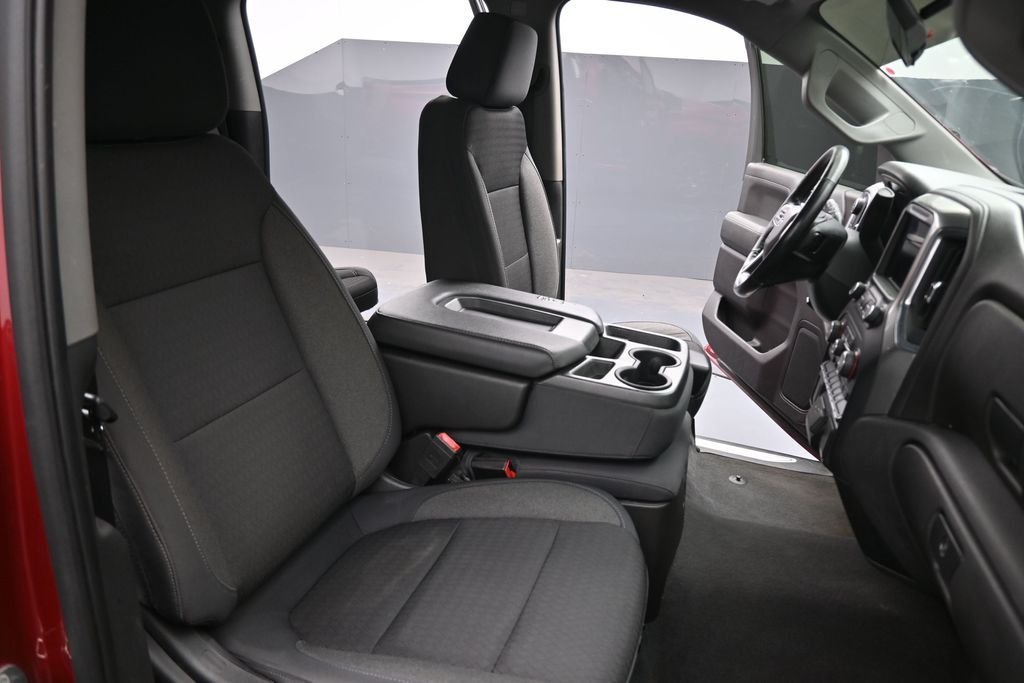 Used 2019 Red Chevrolet RST image 27