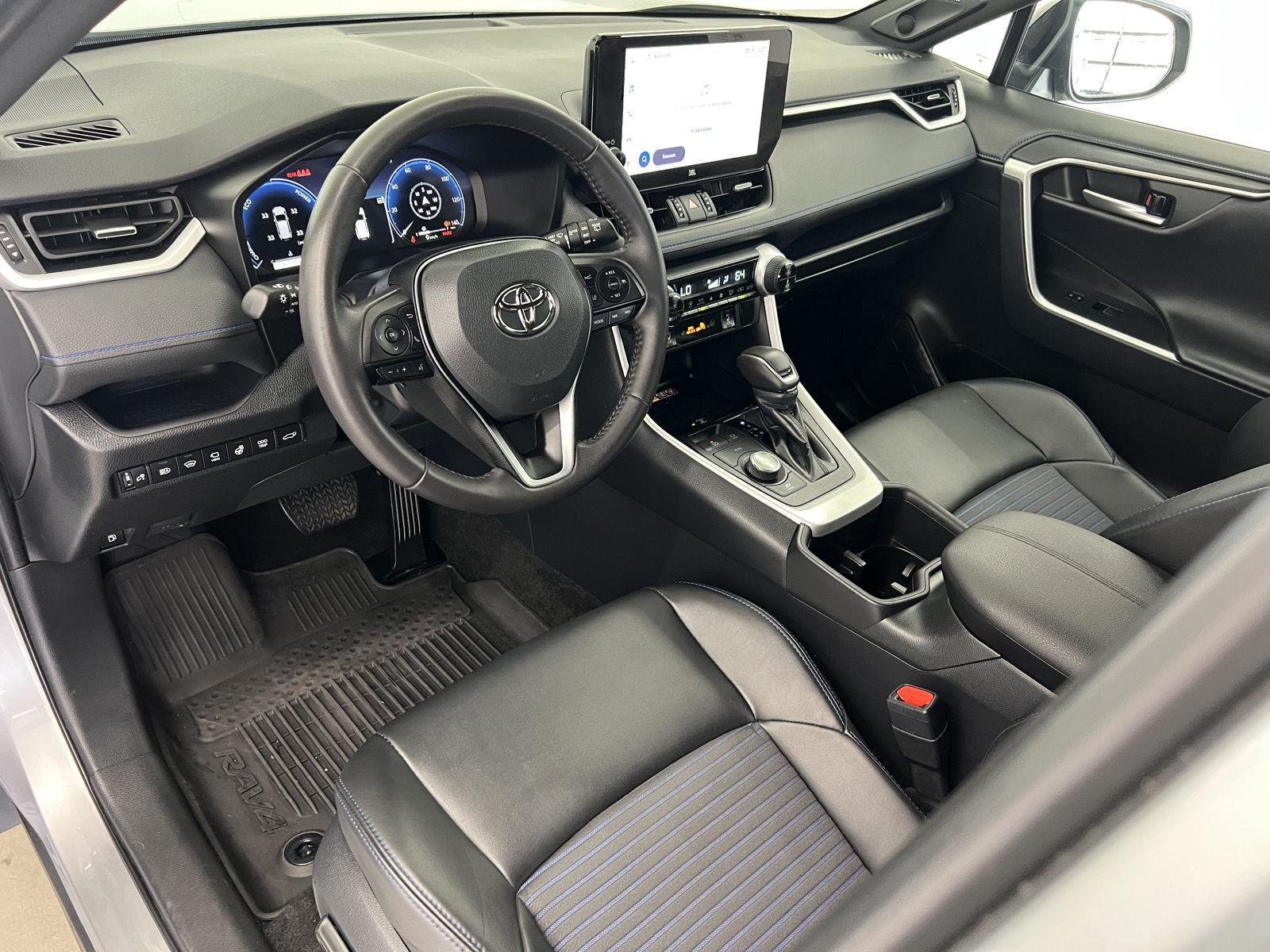 2024 Toyota RAV4 XSE - Photo 13