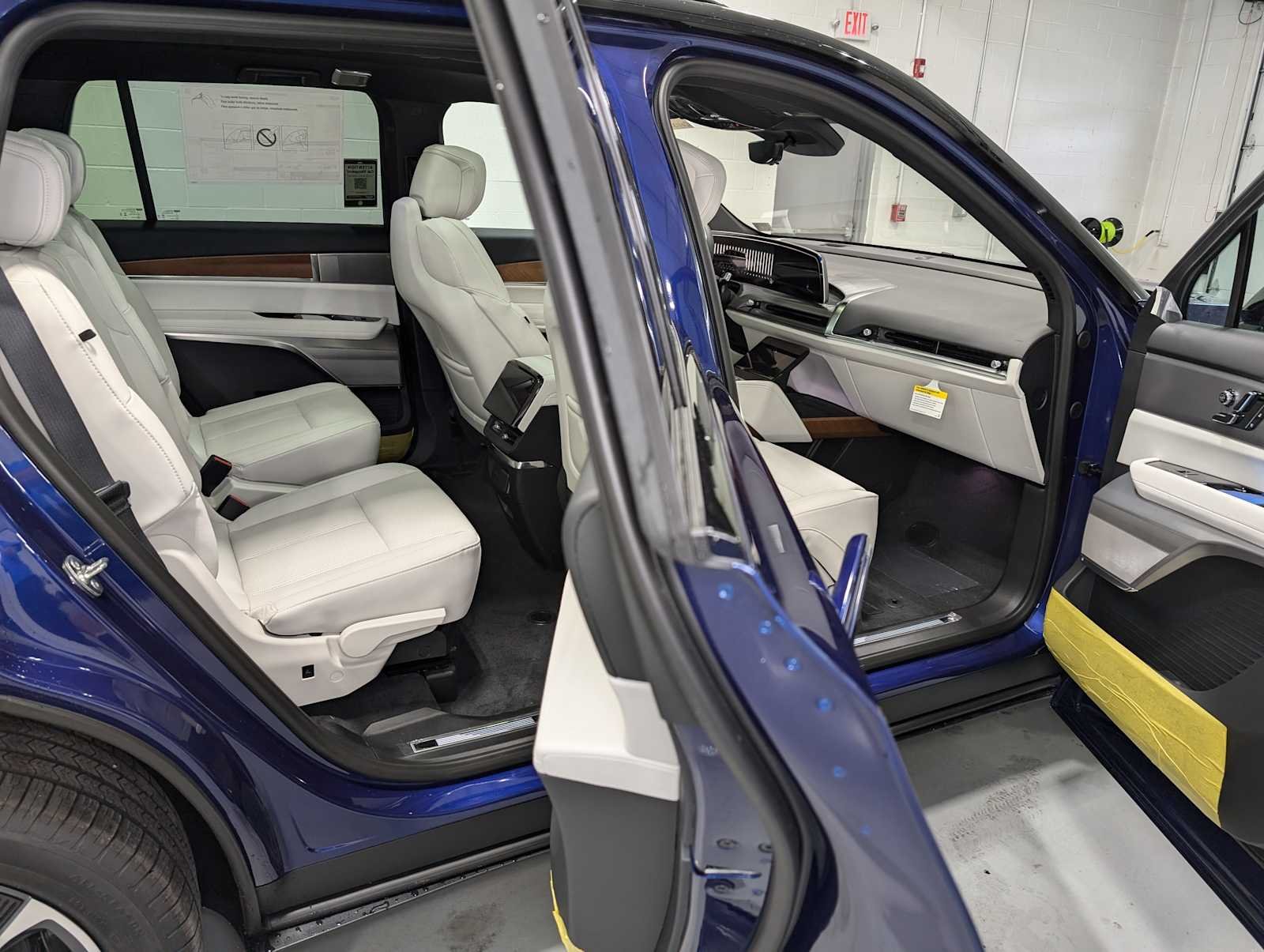 2026 Cadillac VISTIQ Sport - Photo 6