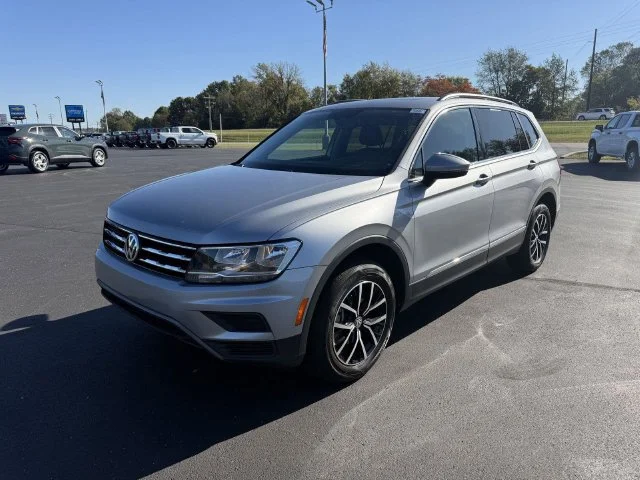 Used 2021 Silver Volkswagen 2.0T SE image 1