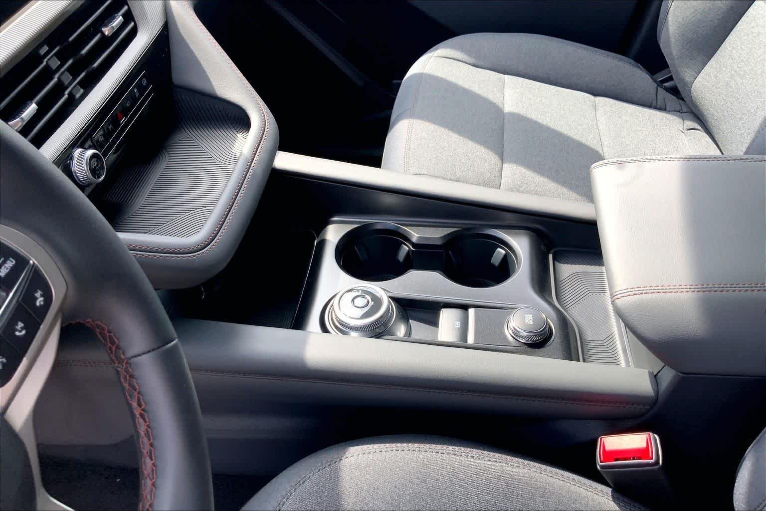 New 2027 Carbonized Gray Metallic Ford Active image 7