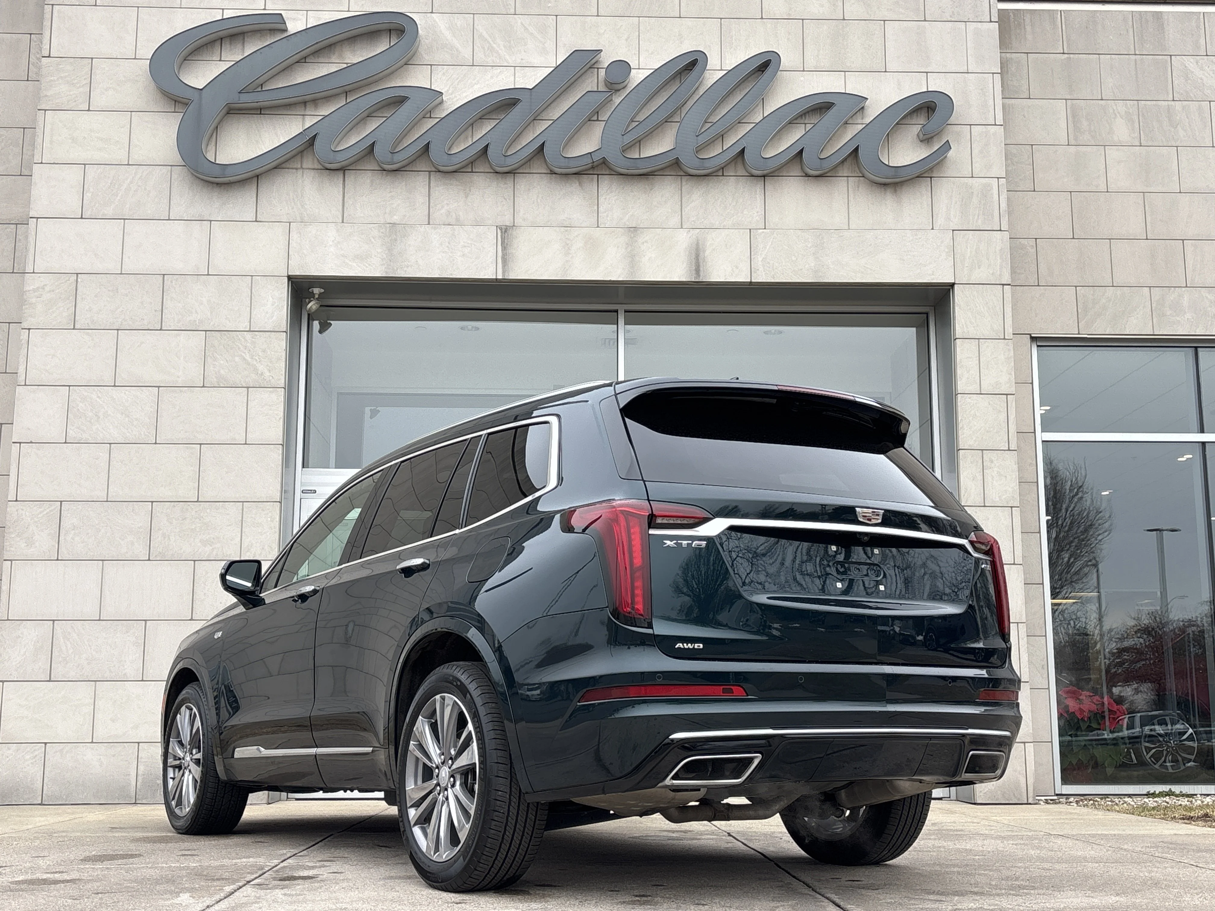 Used 2025 Emerald Lake Metallic Cadillac AWD Premium Luxury image 8