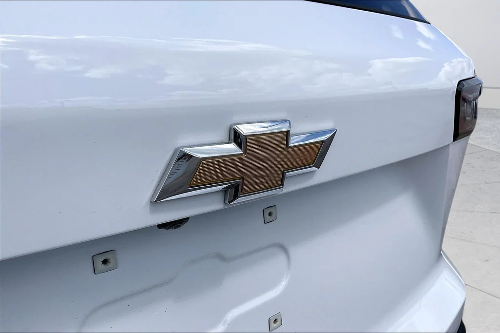 Used 2026 Summit White Chevrolet LT image 30