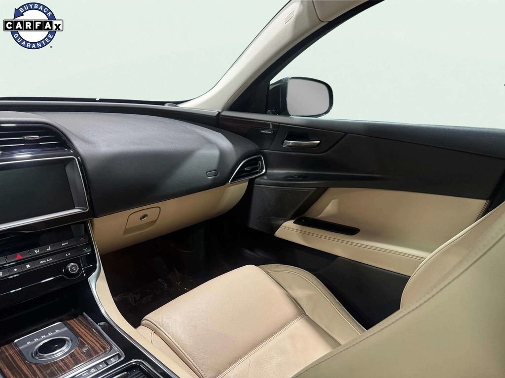 Used 2019  Jaguar 25t Prestige image 11