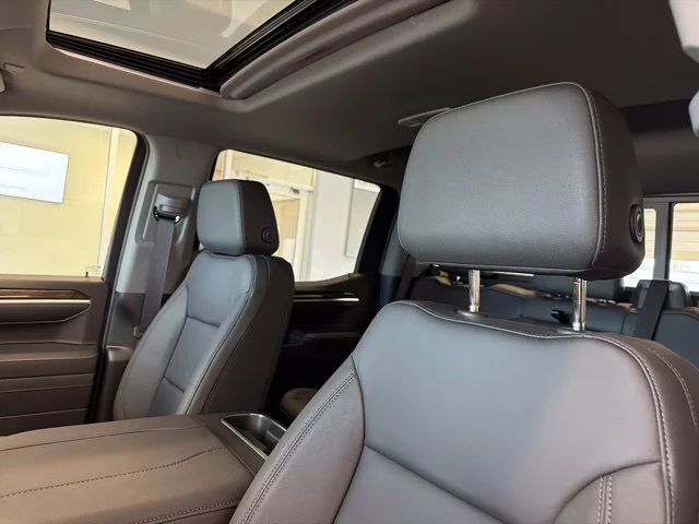 New 2026 Sterling Metallic GMC Elevation image 21