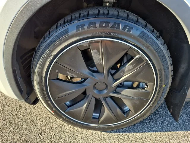 Used 2021 White Tesla Long Range image 10