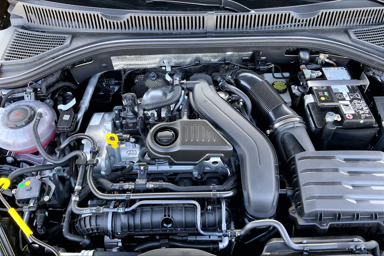 New 2026 Deep Black Pearl Volkswagen SE image 16